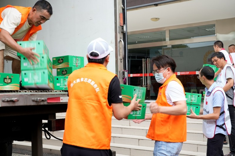 龙大美食向四川汉源捐赠30万元食品物资，助力抗洪救灾