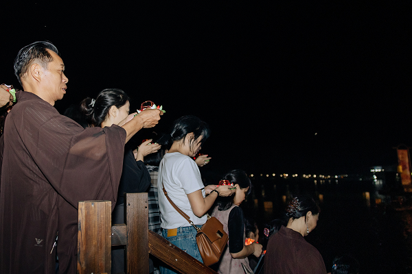 9月14日，南岳里·庙会民俗美食街正式开街，开启南岳文旅夜游新篇章！