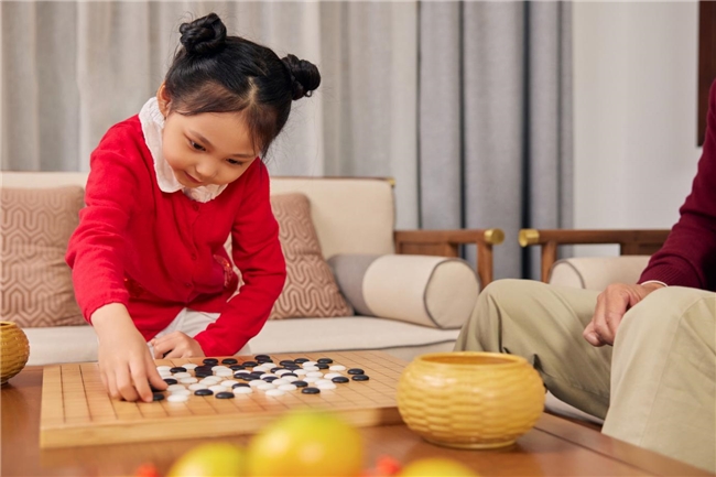 围棋冠军柯洁点赞！阿尔法蛋围棋机器人即将上市！