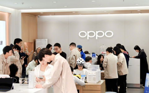 掀起抢购热潮！OPPO Find X8系列4199元起开售，门店人气飙升