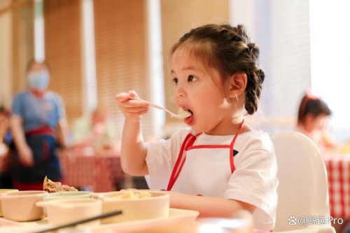 西贝专业儿童餐里的 “贴心大厨”，俘获亲子家庭的美食秘籍