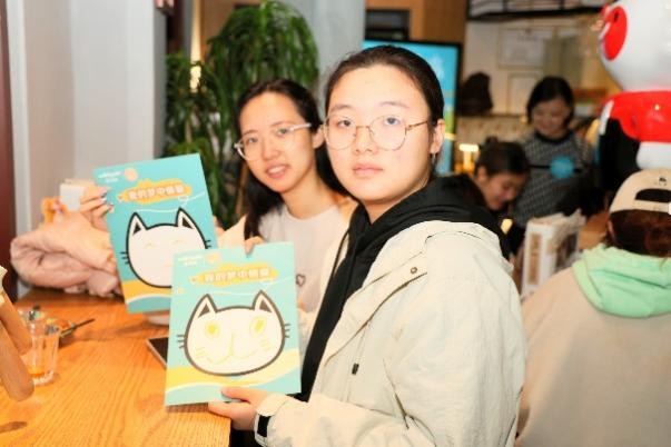 Solid Gold素力高携手西安交通大学仙交猫猫社团，举办“交个萌友，被爱绒化”校园公益活动！